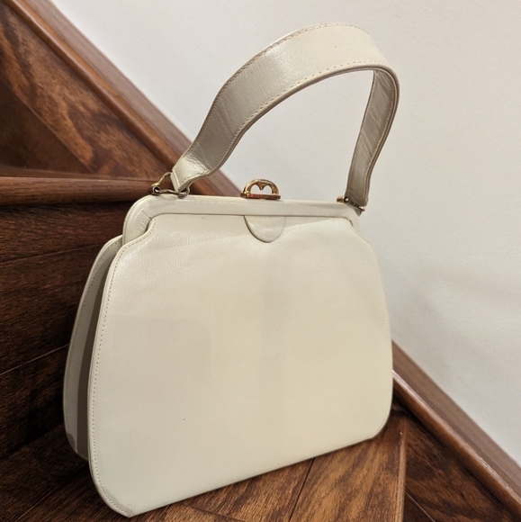 Vintage mid century ivory leather handbag. - Picture 3 of 13